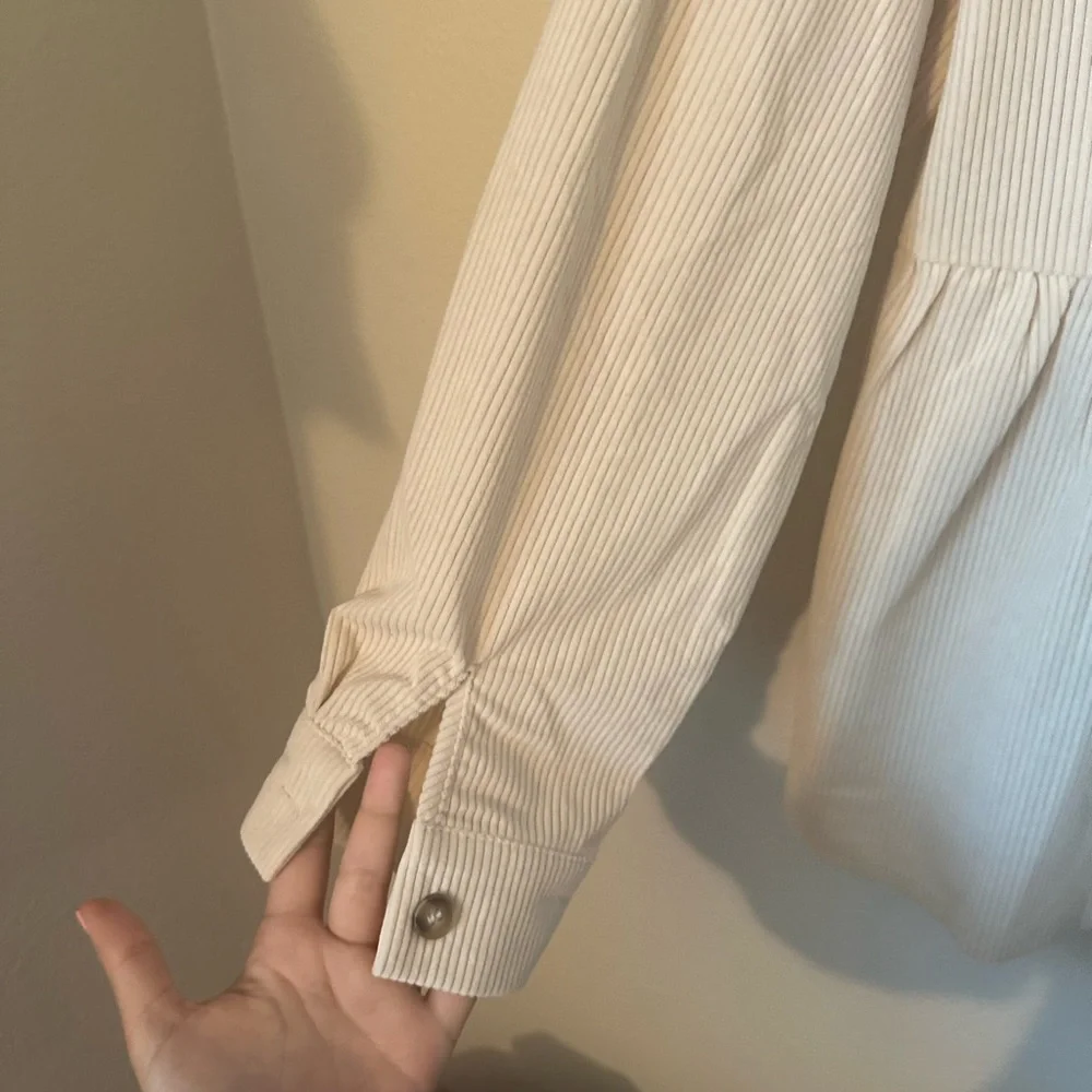 2/$14🤎 Button up jacket - Picture 3 of 3